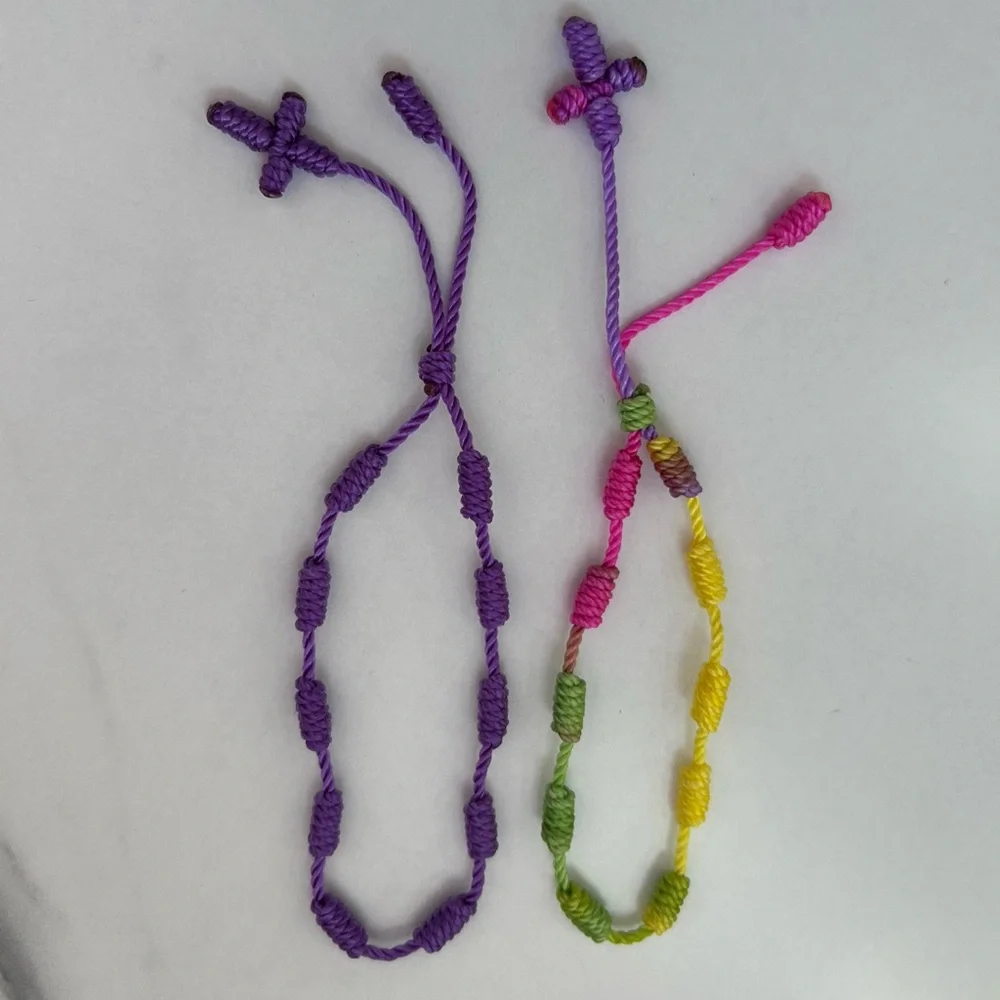 Handmade threaded cross bracelets - Picture 6 of 6